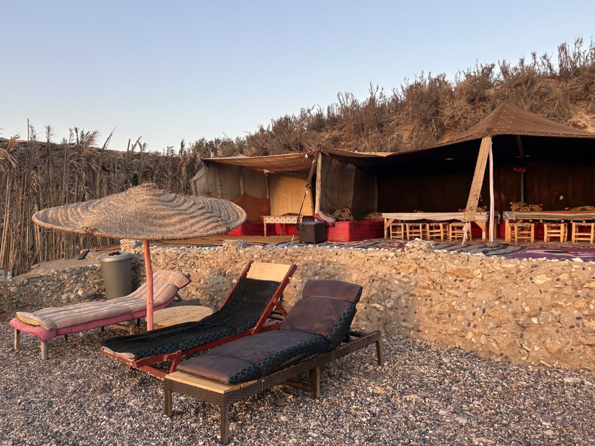 Balade à cheval au soleil couchant et rituel du thé